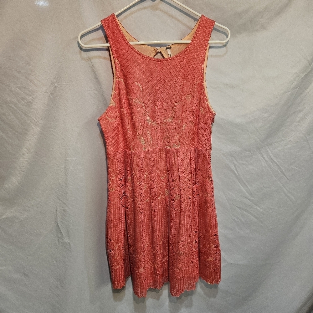 Free People Coral Pink Lace Scoop Neck Sleeveless Fit & Flare Style Dress sz 8